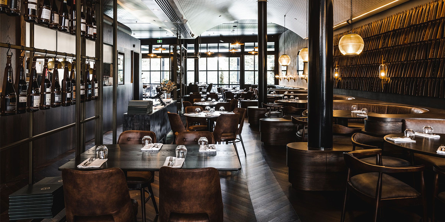 JBL Control Contractor speakers create an immersive and comfortable atmosphere for cafes, bars, restaurants and hospitality